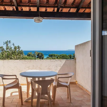 Beau Site 3* לה לבאנדו