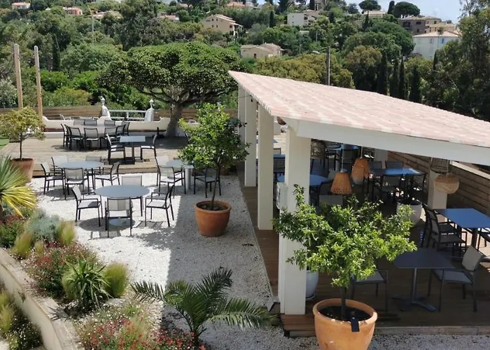 Beau Site 3* Le Lavandou